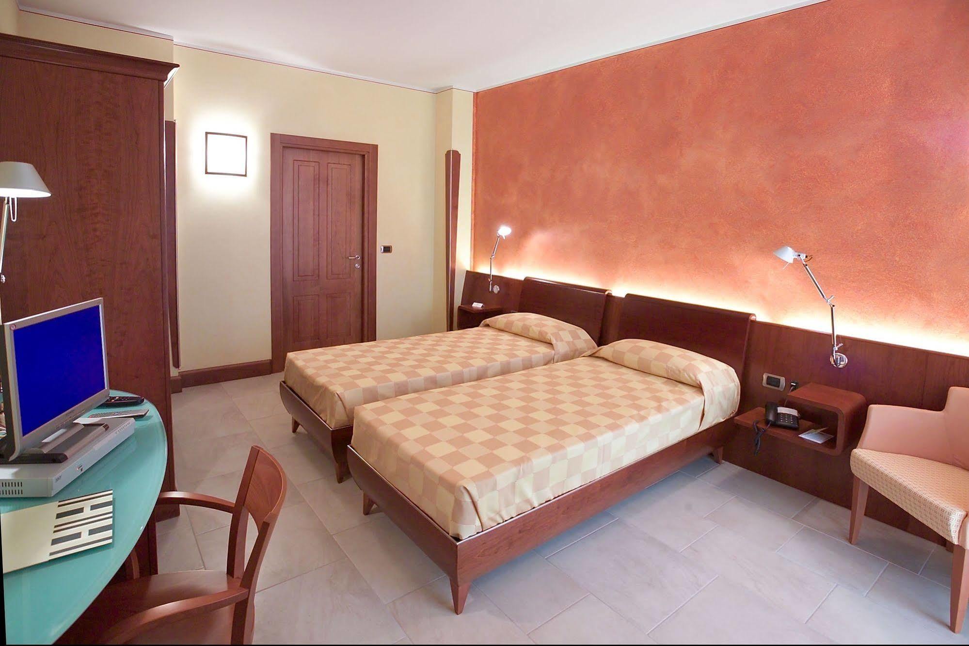 Albergo Ristorante San Marco Carmagnola Exterior photo