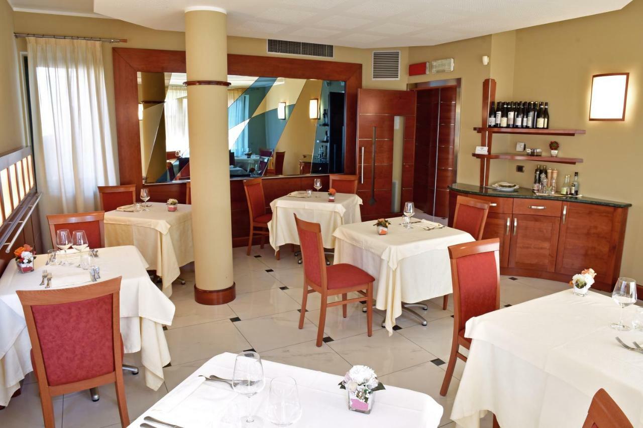 Albergo Ristorante San Marco Carmagnola Exterior photo